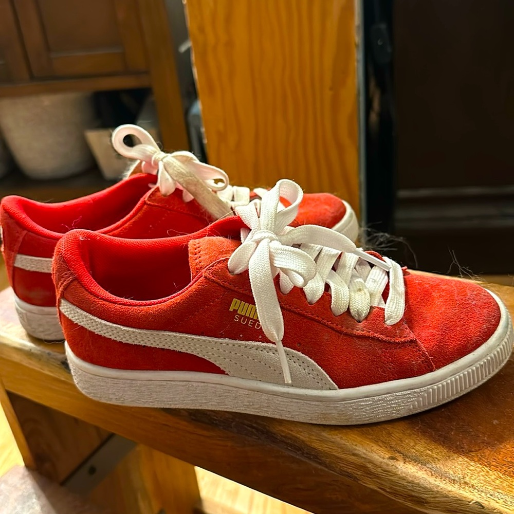 Kids red suede puma classic